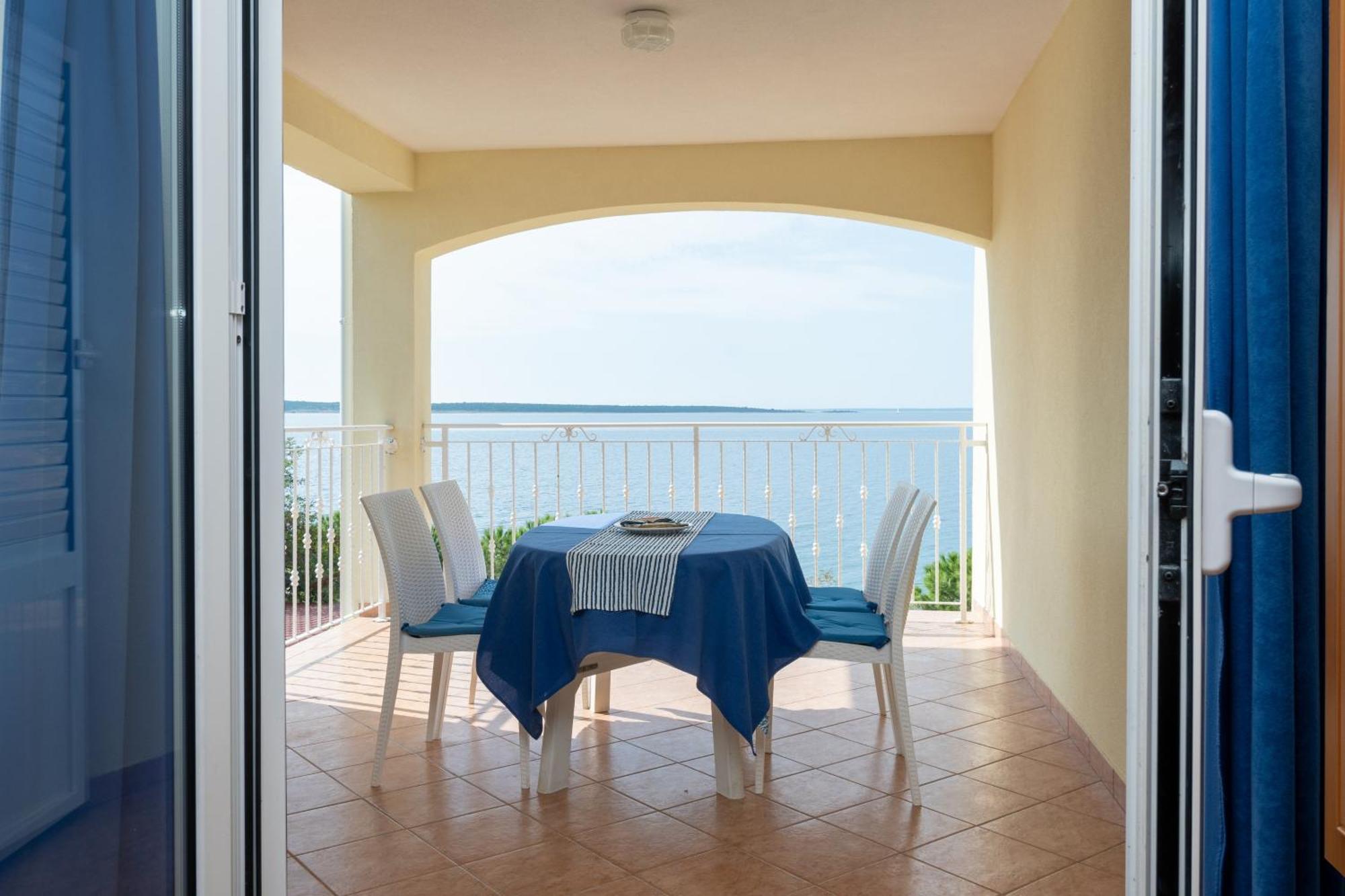 Apartments By The Sea Mandre, Pag - 4092 Kolan Exterior photo