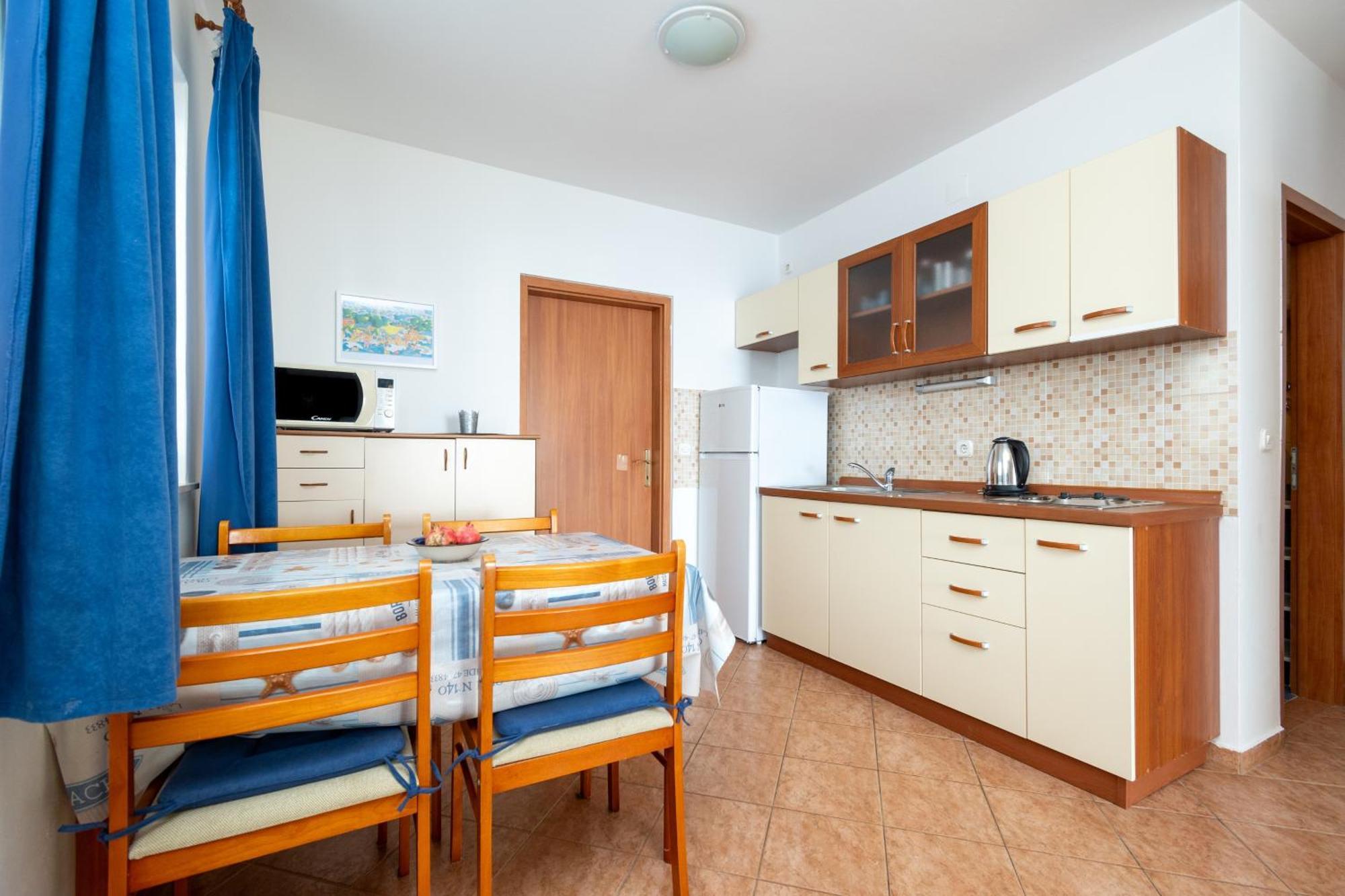 Apartments By The Sea Mandre, Pag - 4092 Kolan Exterior photo