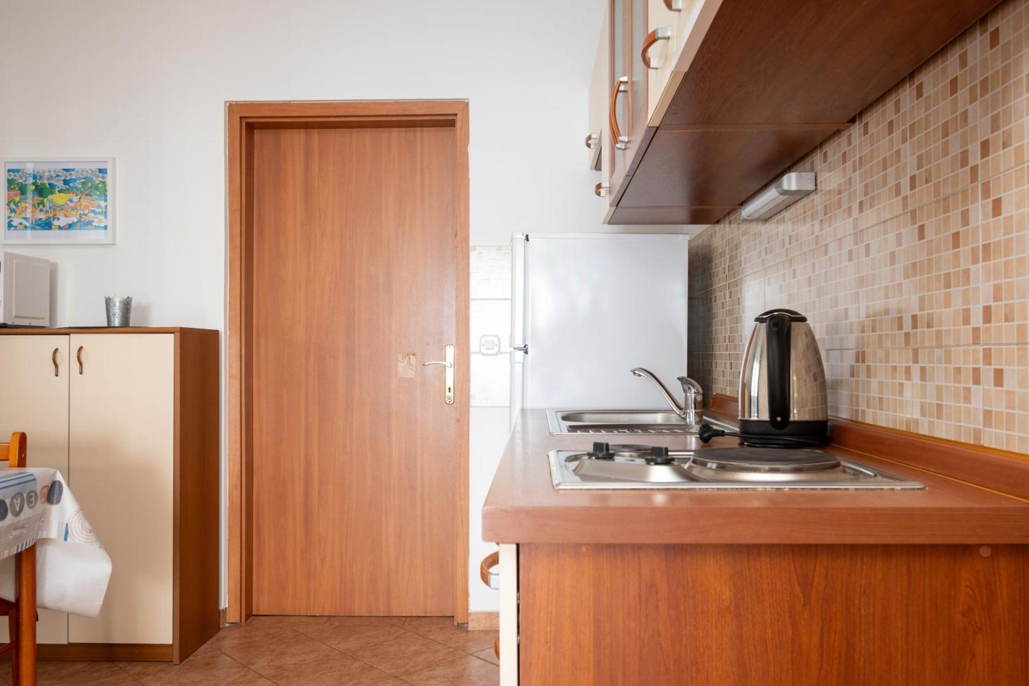 Apartments By The Sea Mandre, Pag - 4092 Kolan Room photo