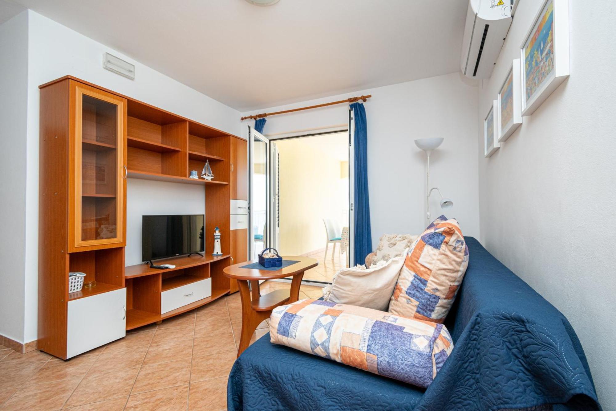Apartments By The Sea Mandre, Pag - 4092 Kolan Room photo